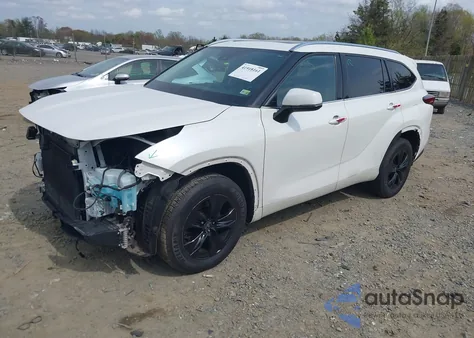 2021 Toyota Highlander Xle z USA, uszkodzony, nr VIN 5TDHZRBH7MS062420